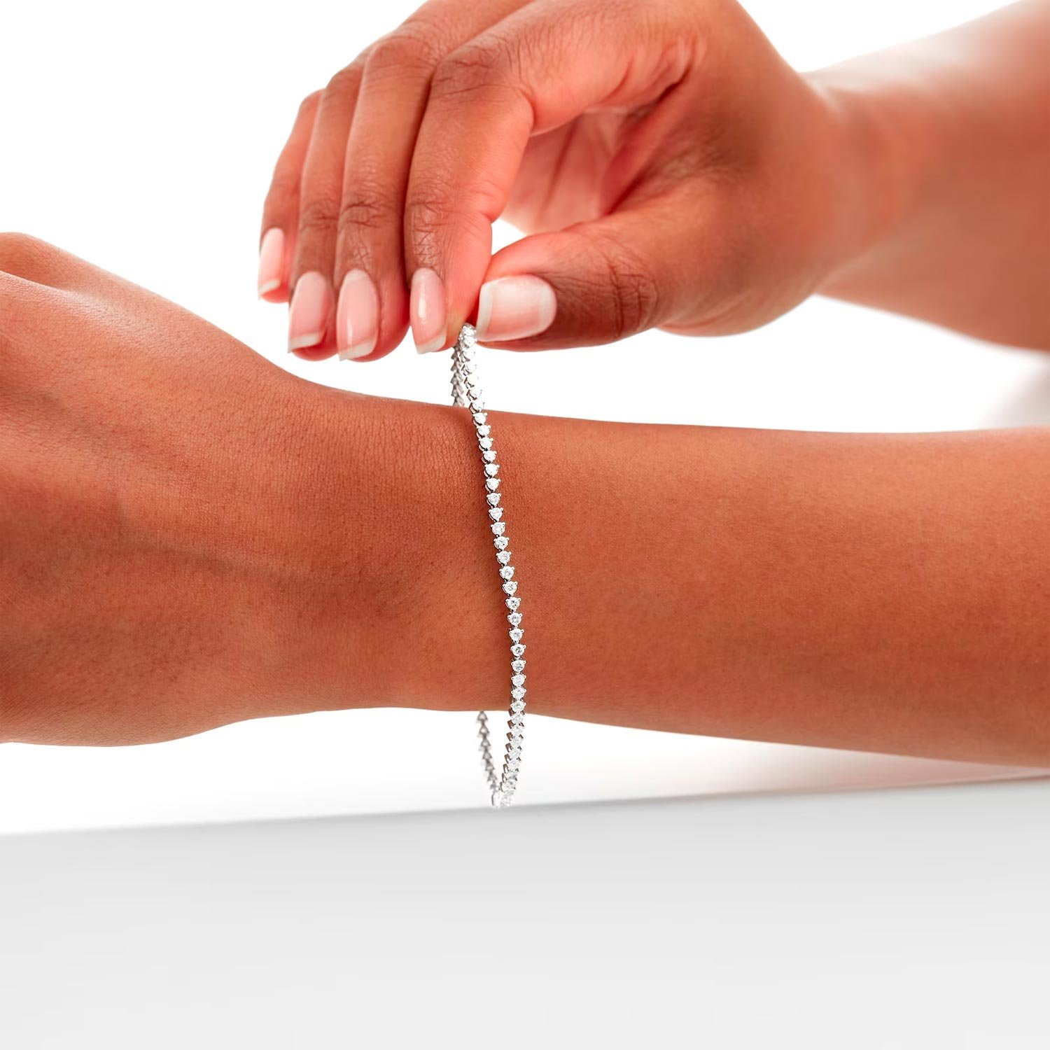 18ct White Gold 2cttw Line Bracelet - Image 2